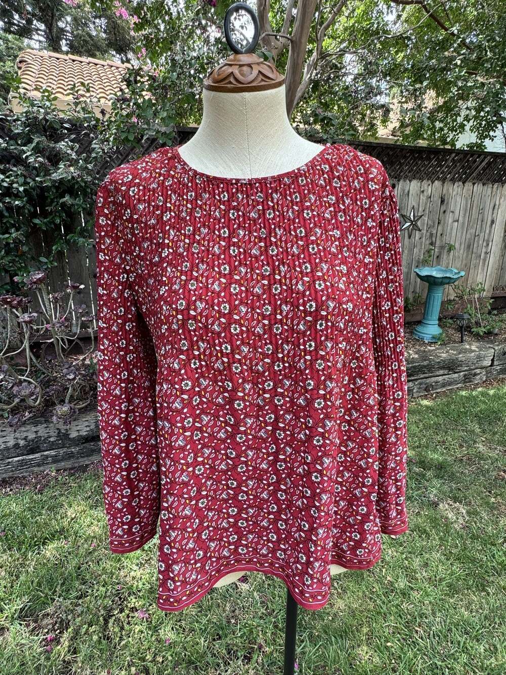 Max Studio Floral Pleated Blouse Women's S Long Sleeve Crew Neck Rust Red